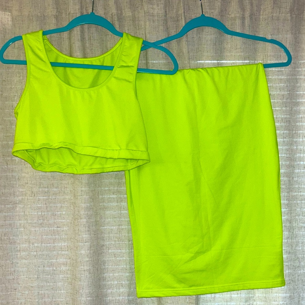 Fashion Nova Neón Cropped Top, Skirt Set!